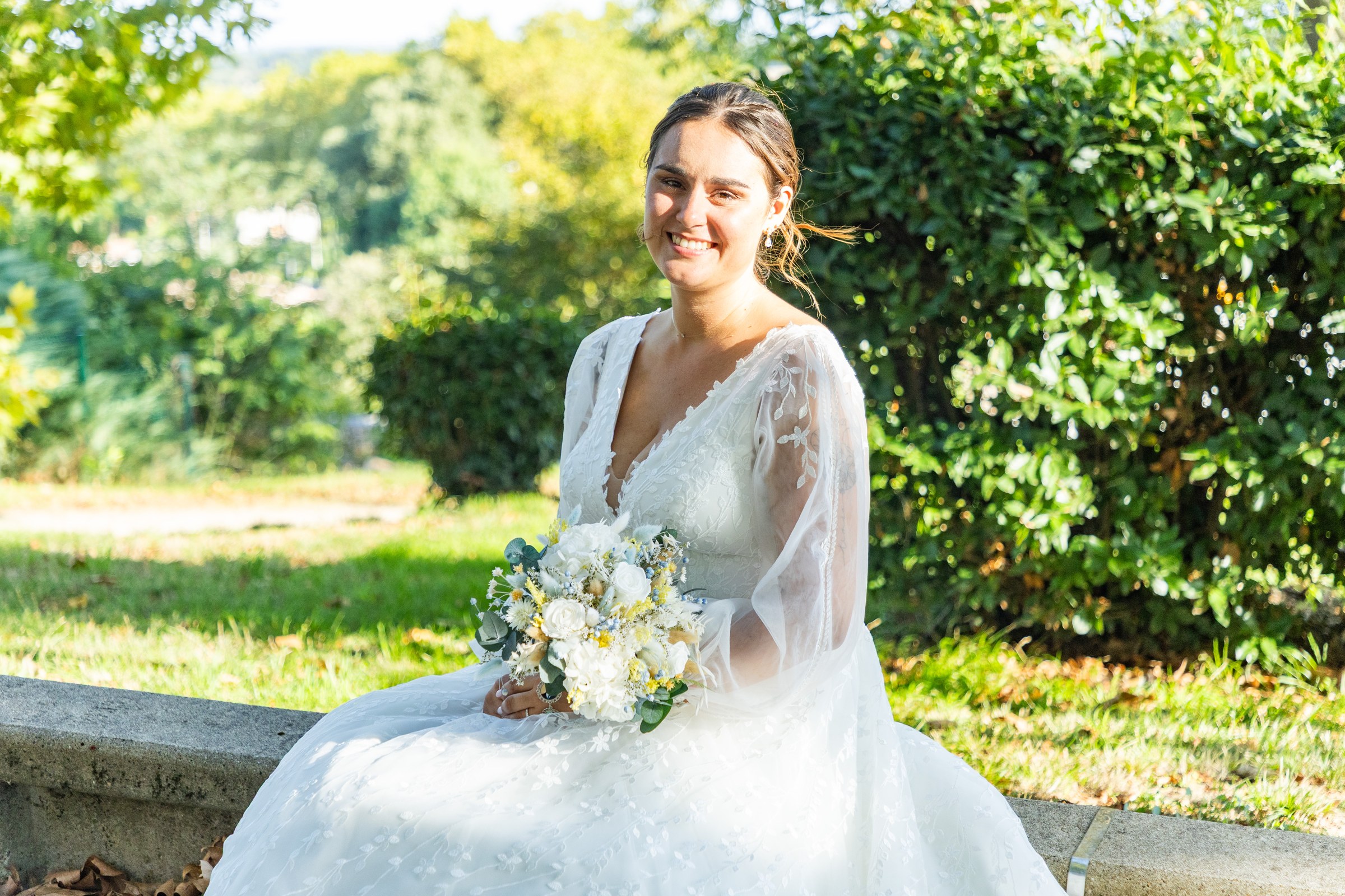 Photo mariage — Photo mariage — portrait de la mariée au bouquet