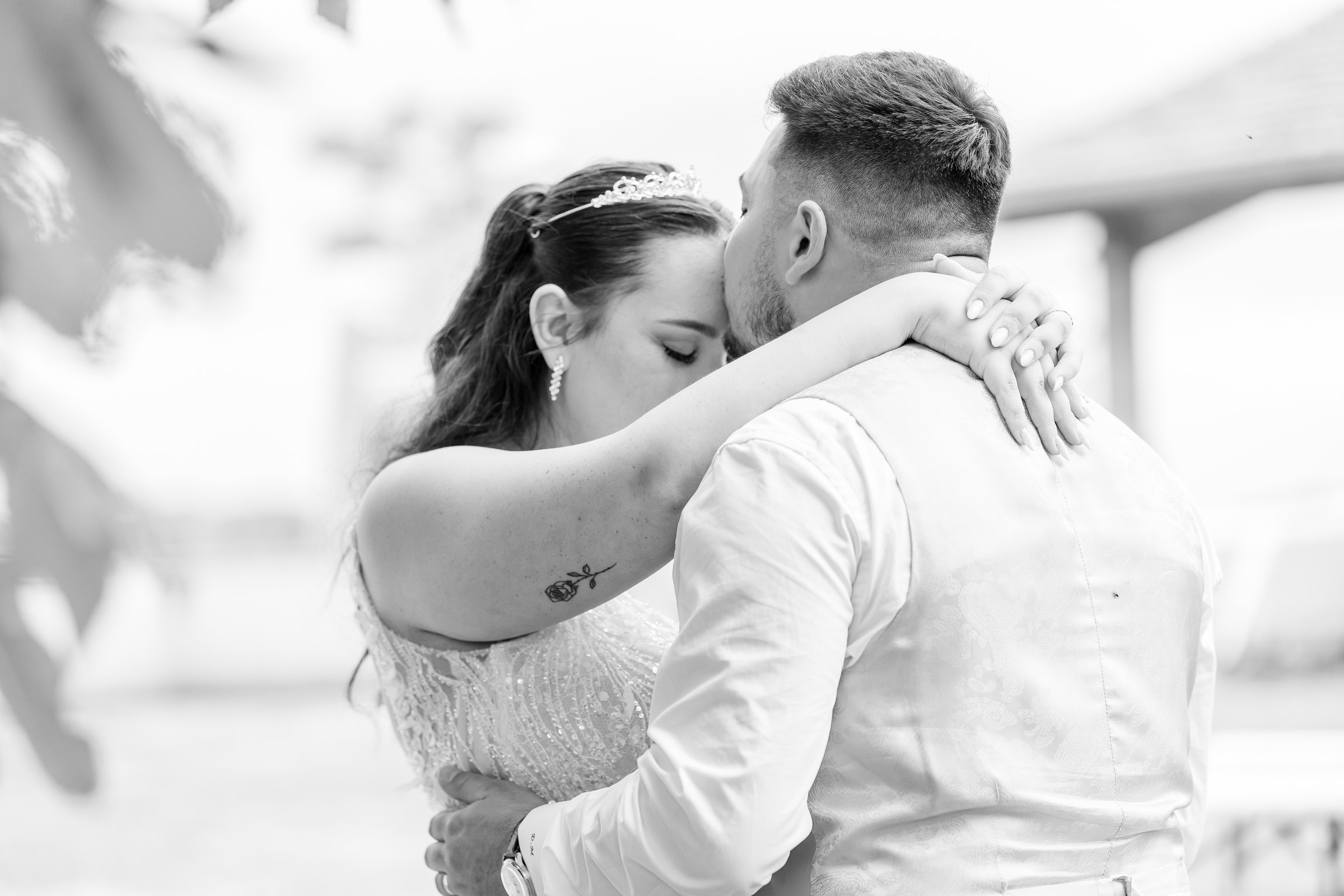 Photo mariage — Photo mariage — le baiser des mariés