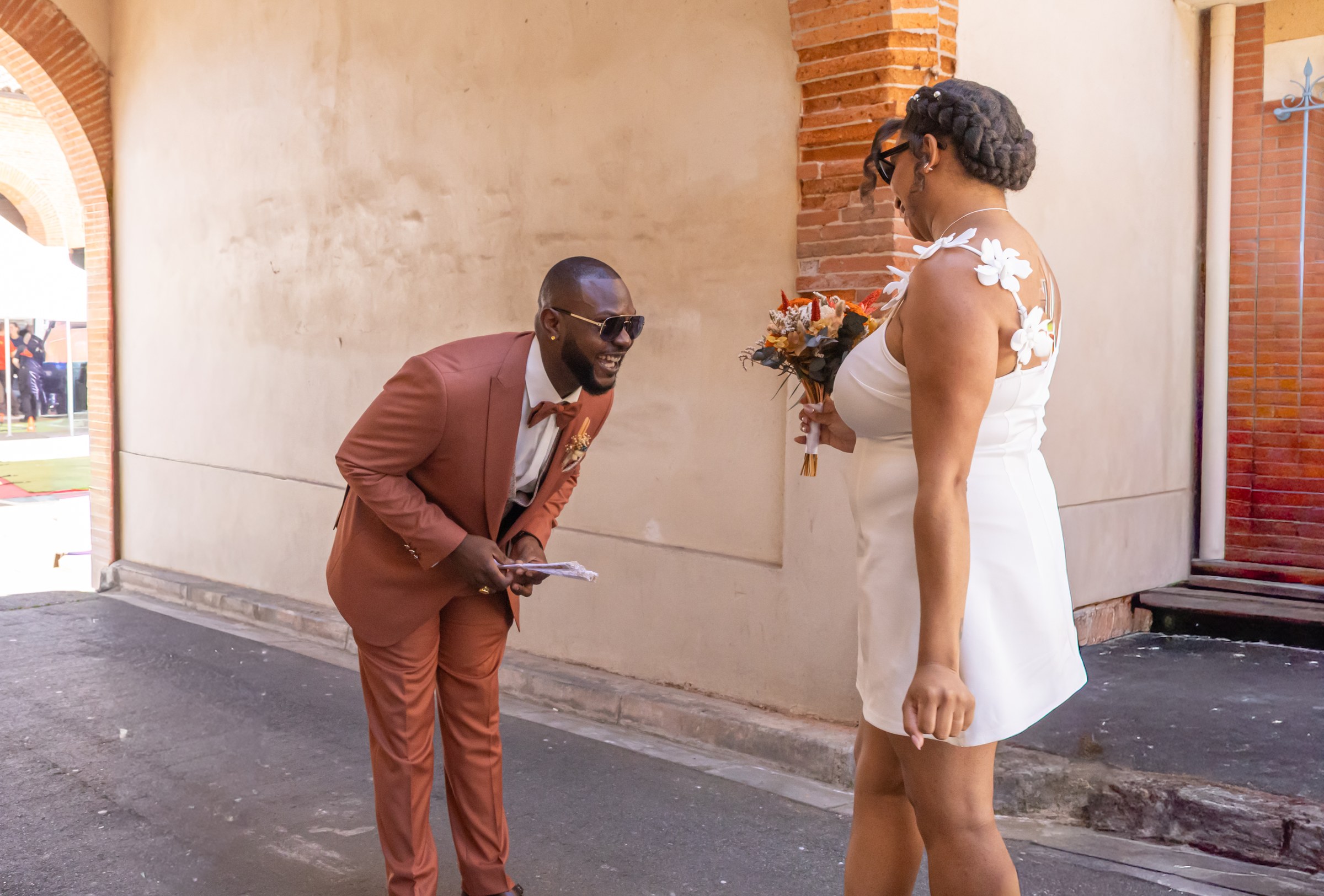 Photo mariage — Photo mariage — la découverte des mariés