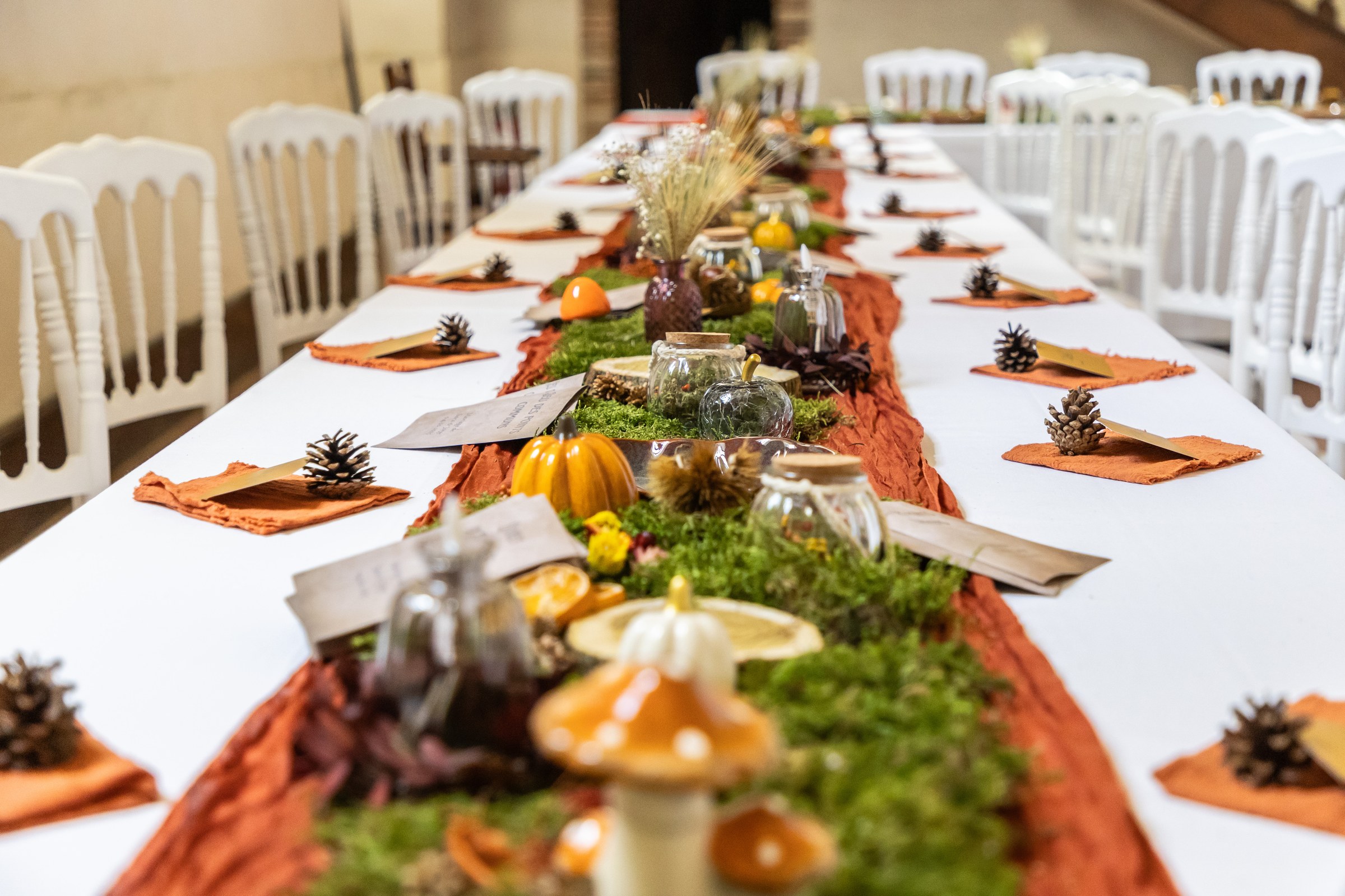 Photo mariage — la table dressée aux tons automnaux